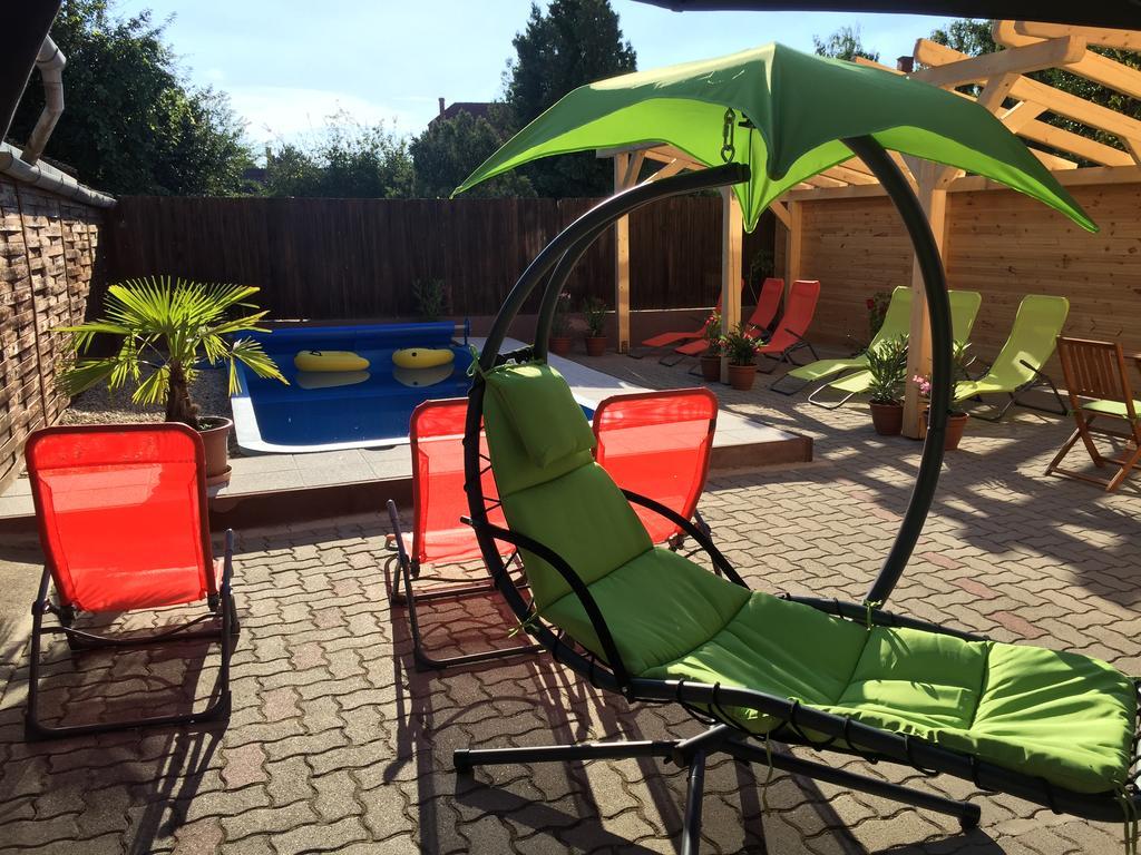 Naphaz Panzio Bed and Breakfast Tiszafüred Buitenkant foto