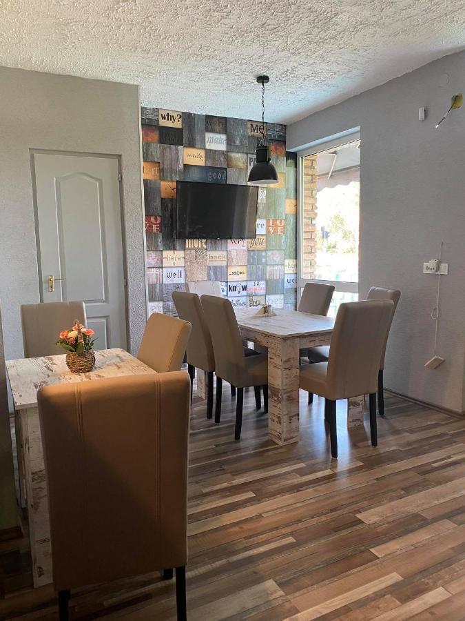 Naphaz Panzio Bed and Breakfast Tiszafüred Buitenkant foto