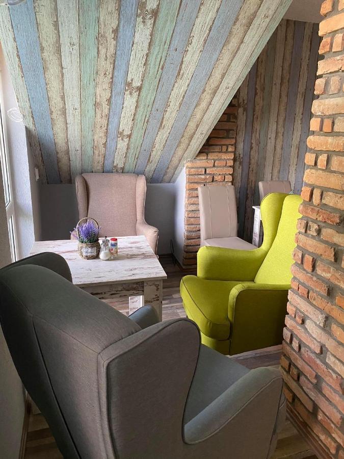 Naphaz Panzio Bed and Breakfast Tiszafüred Buitenkant foto