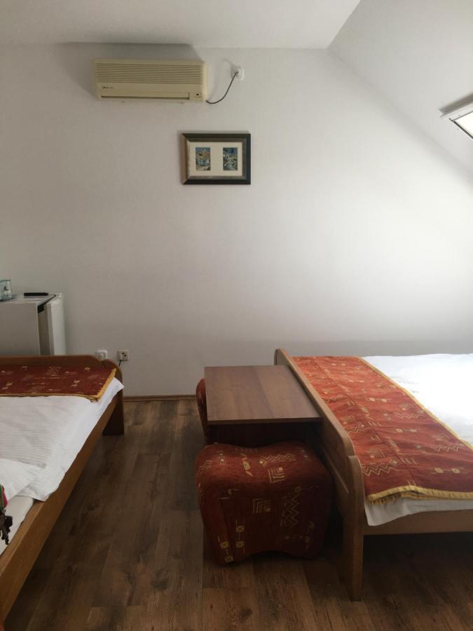 Naphaz Panzio Bed and Breakfast Tiszafüred Buitenkant foto