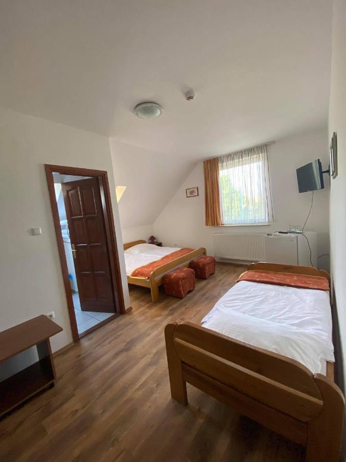 Naphaz Panzio Bed and Breakfast Tiszafüred Buitenkant foto