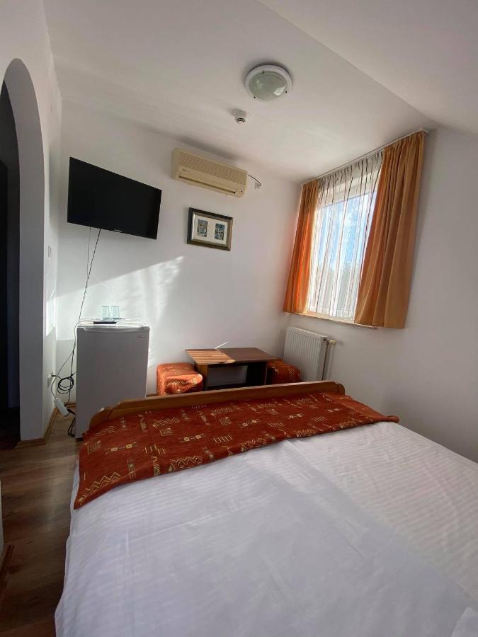 Naphaz Panzio Bed and Breakfast Tiszafüred Buitenkant foto