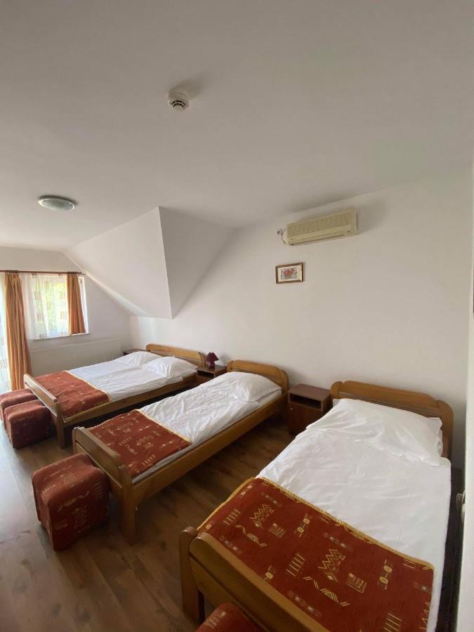 Naphaz Panzio Bed and Breakfast Tiszafüred Buitenkant foto